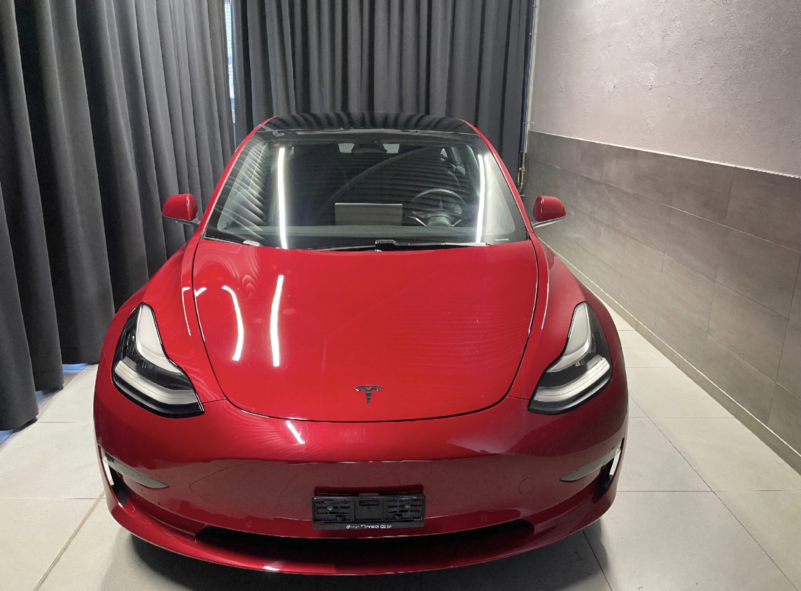 TESLA MODEL 3