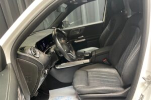 MERCEDES-BENZ GLB 220