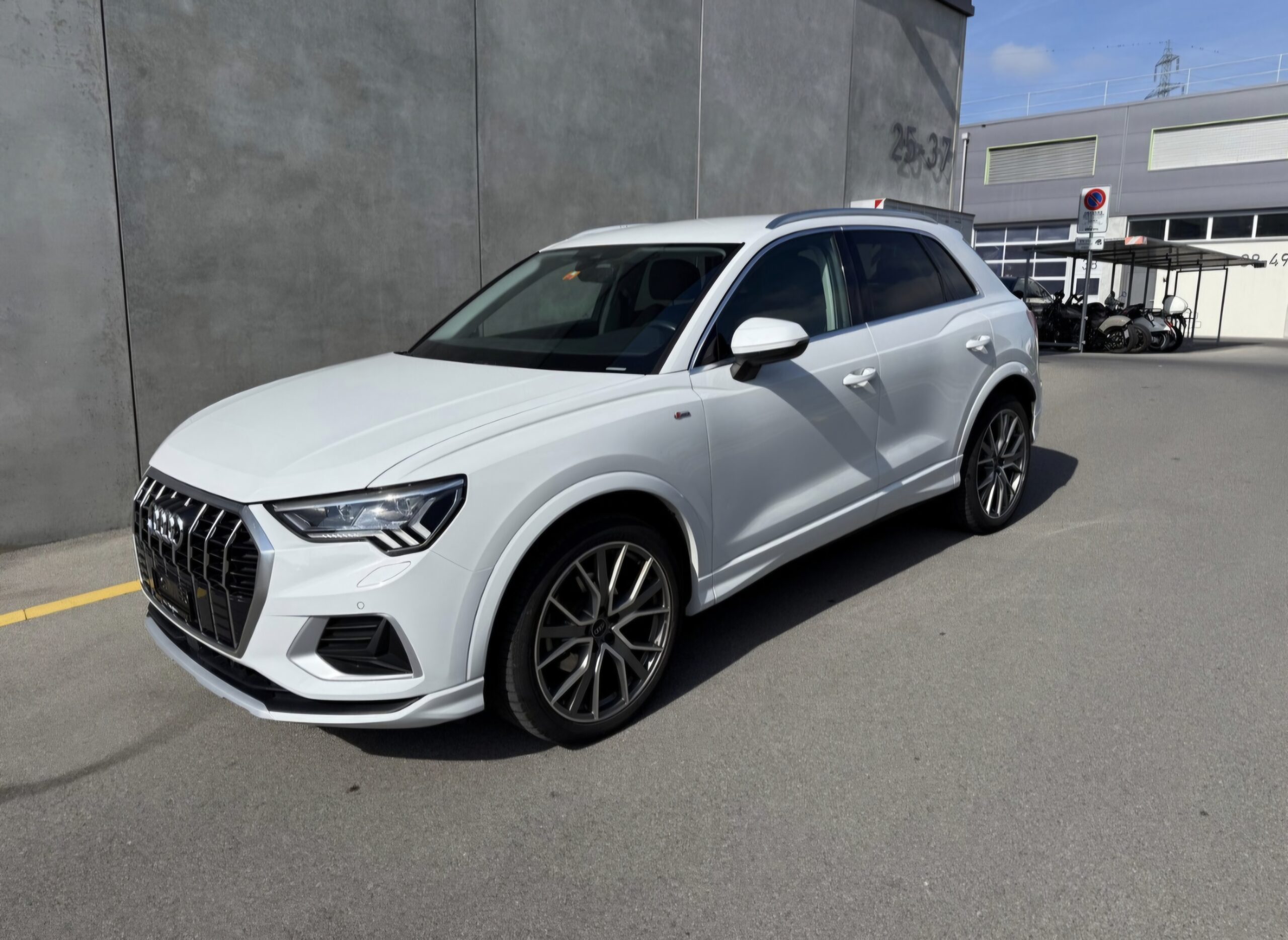 AUDI Q3