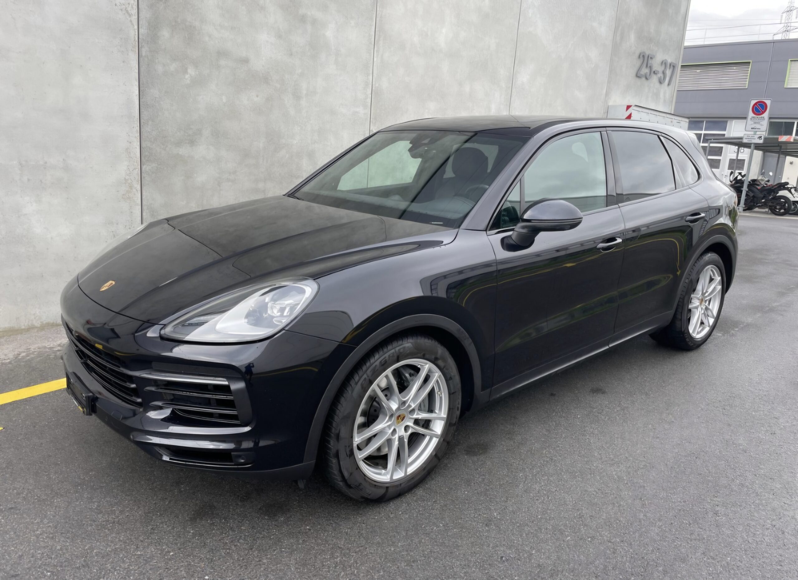 PORSCHE CAYENNE