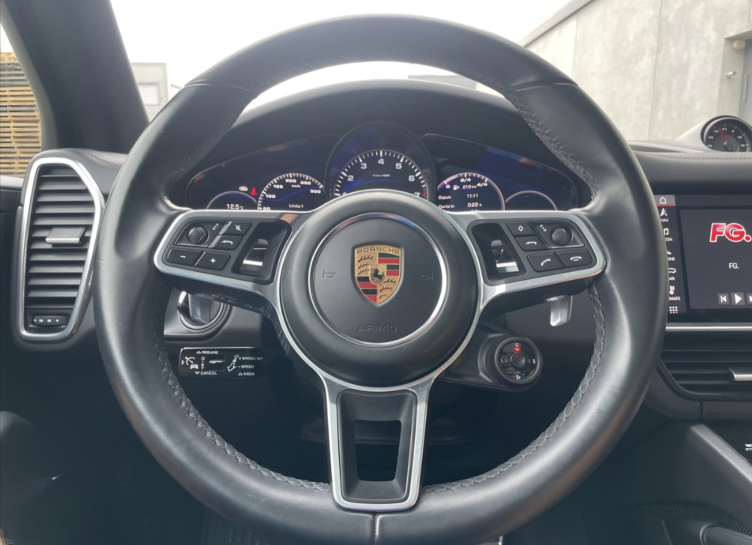 PORSCHE CAYENNE