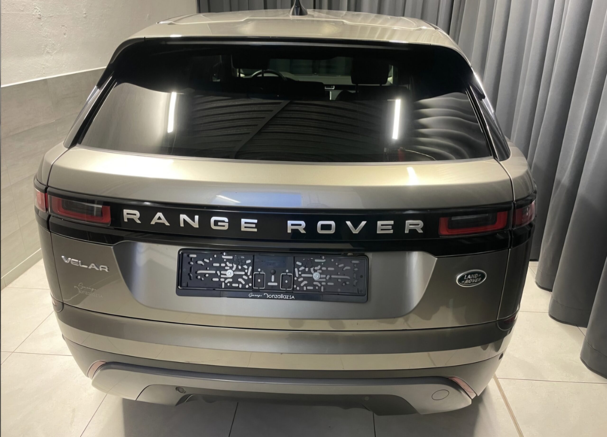 LAND ROVER RANGE ROVER VELAR