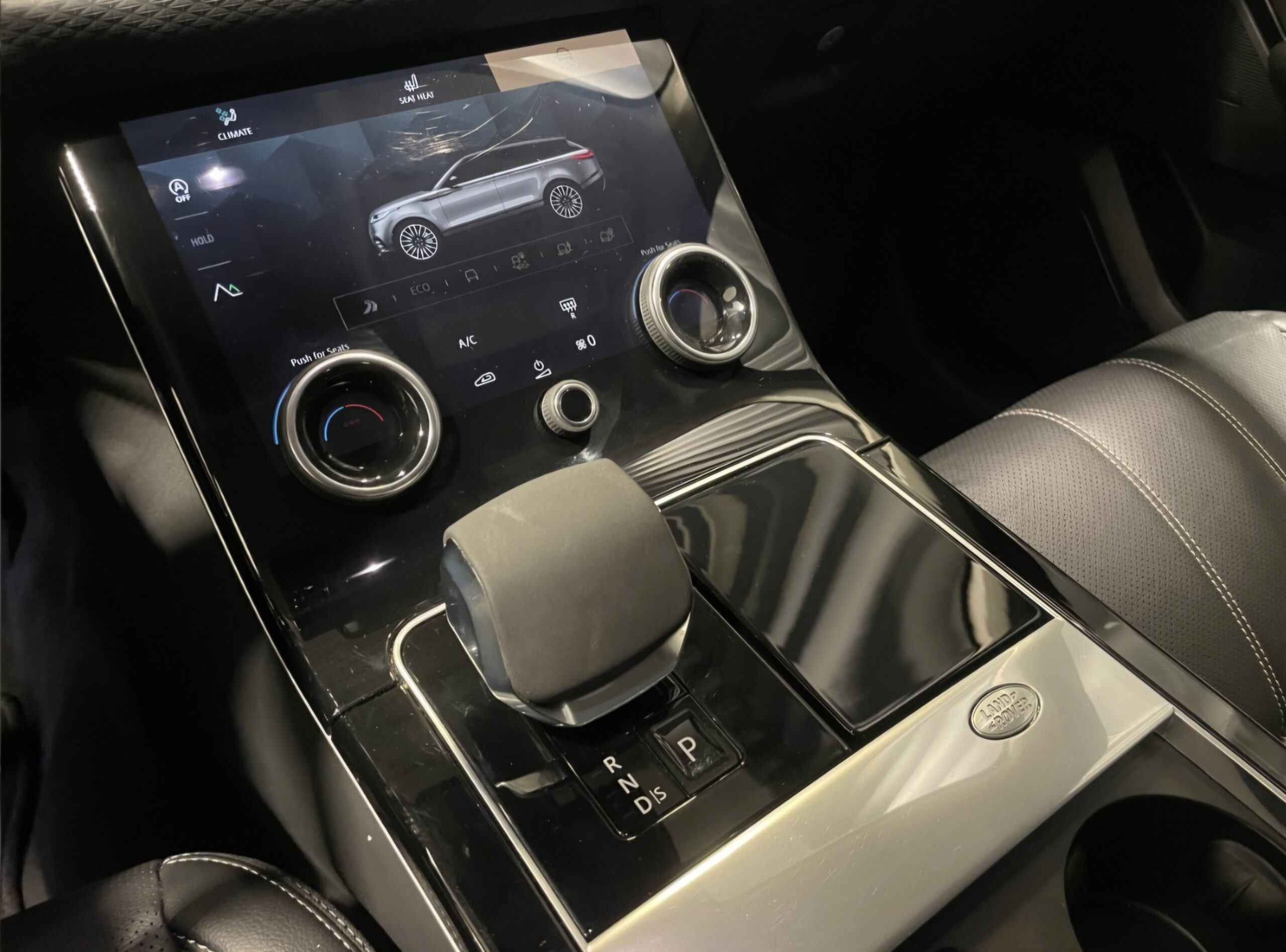 LAND ROVER RANGE ROVER VELAR