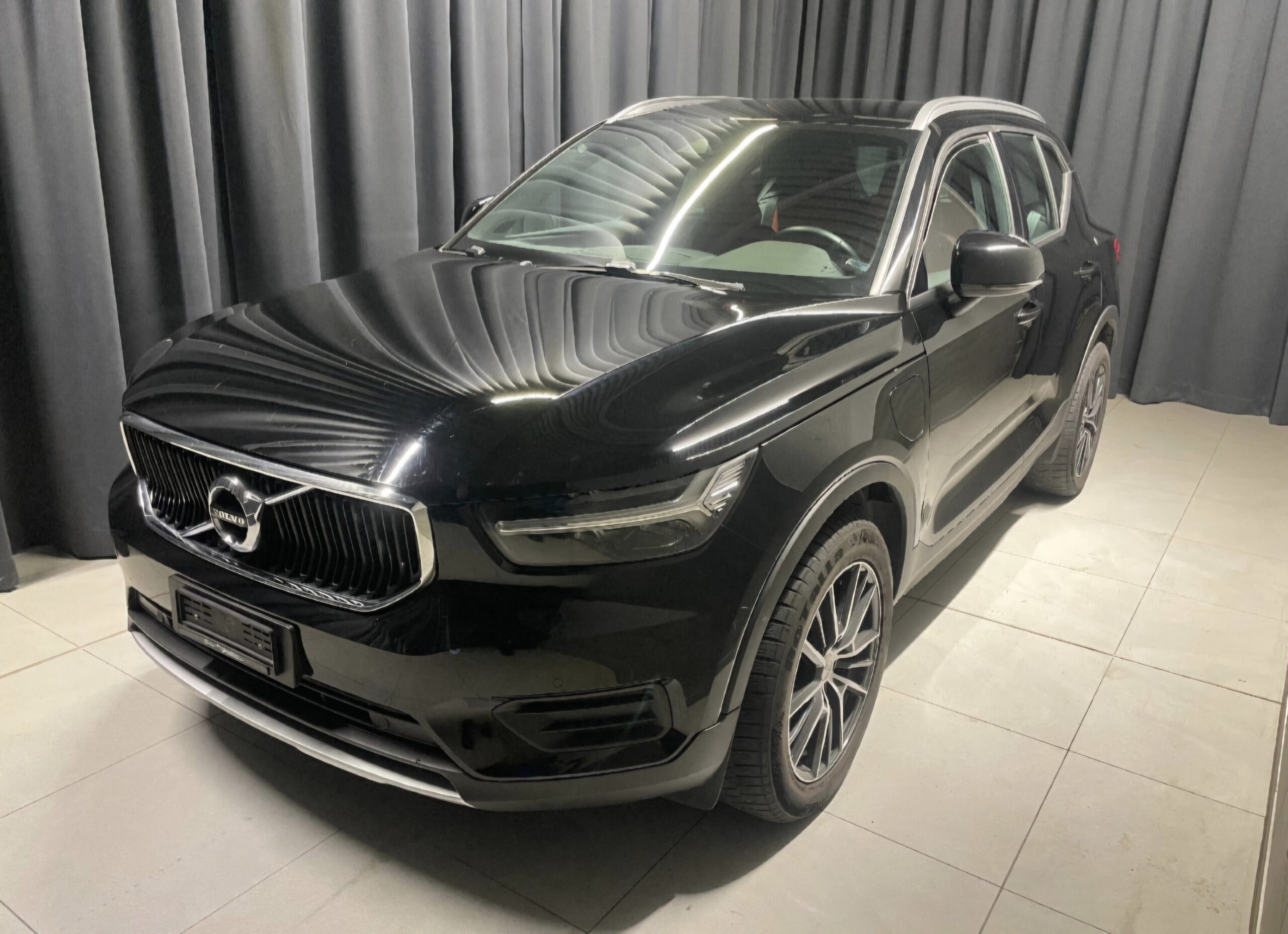 VOLVO XC40