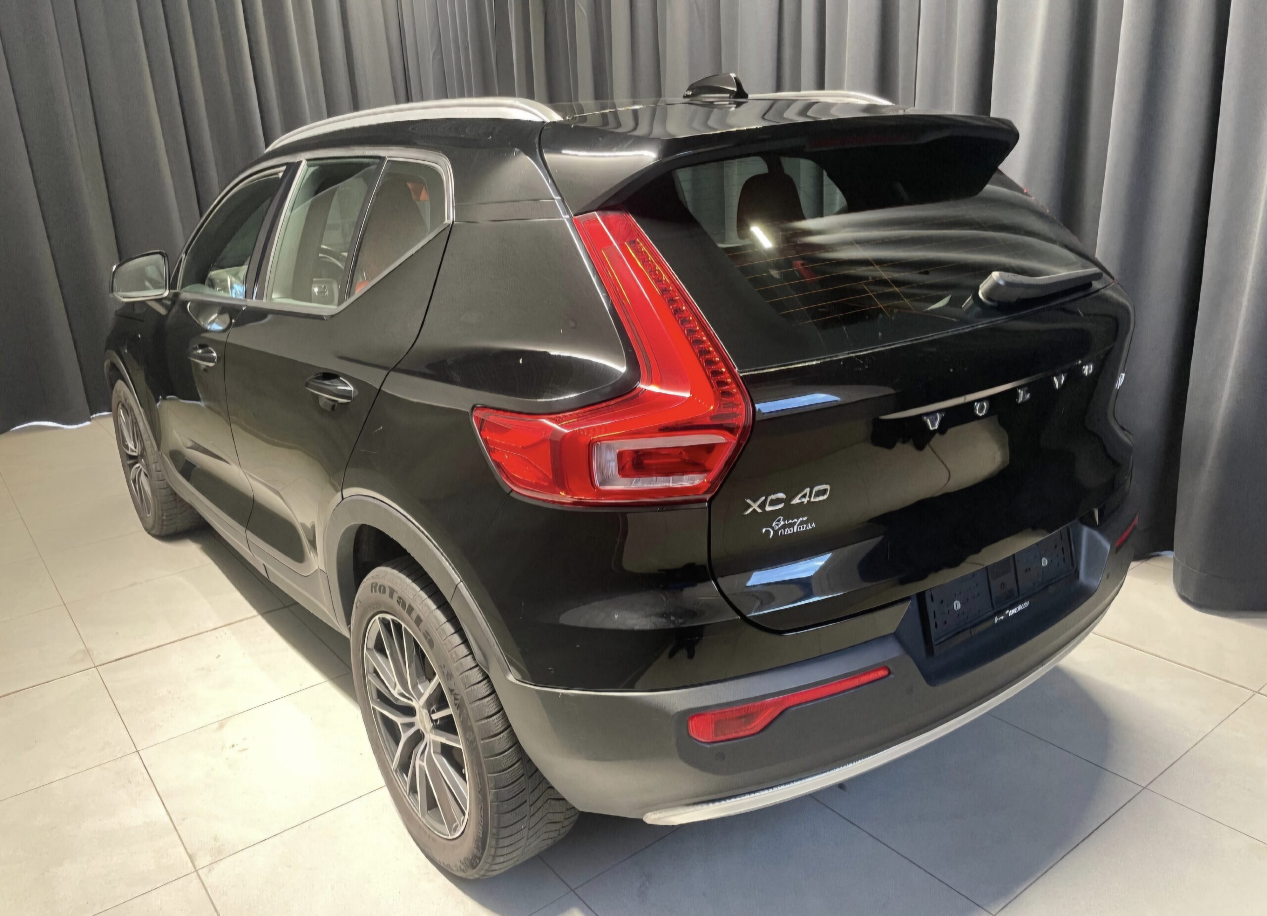 VOLVO XC40