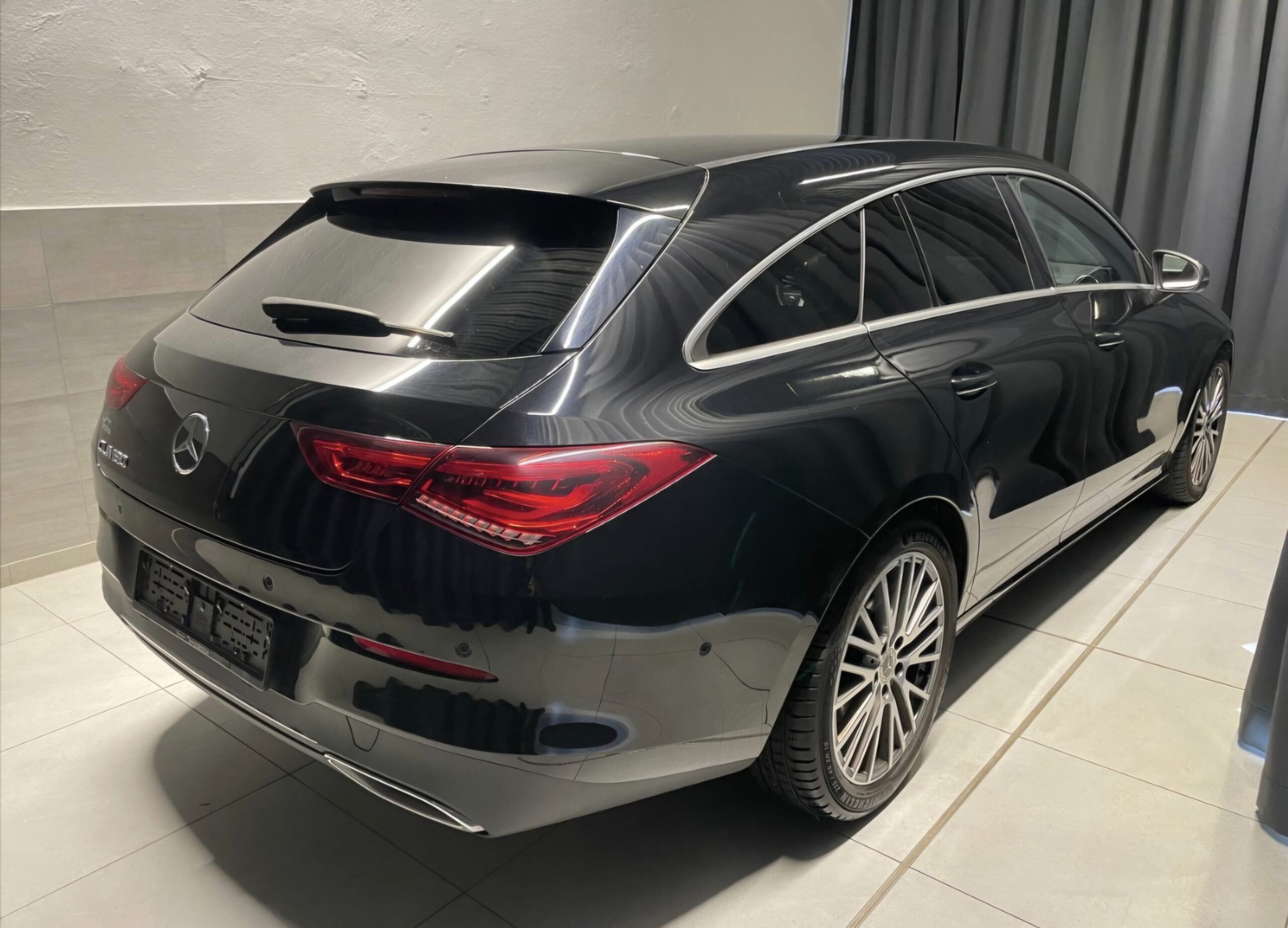 MERCEDES-BENZ CLA 180