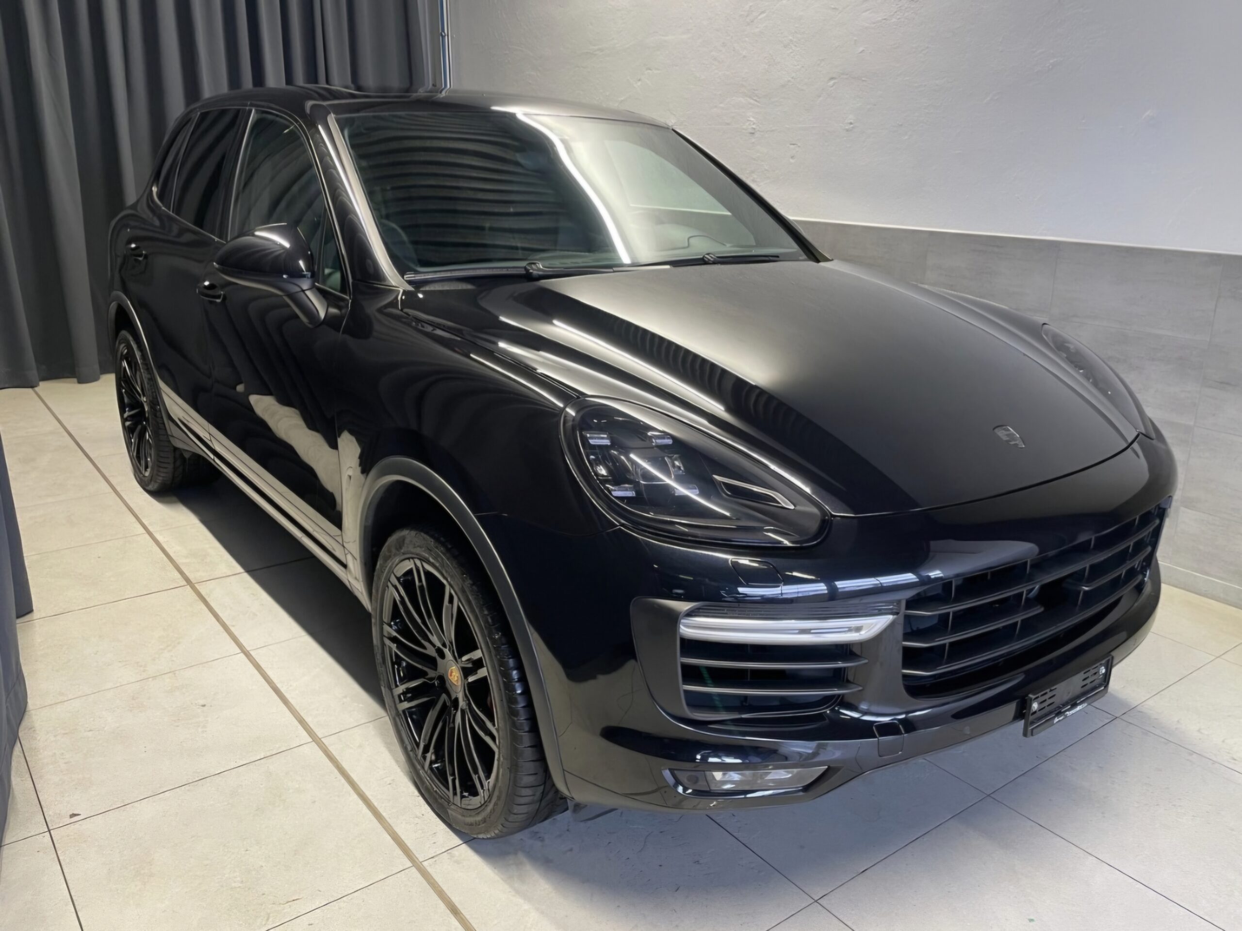 PORSCHE CAYENNE